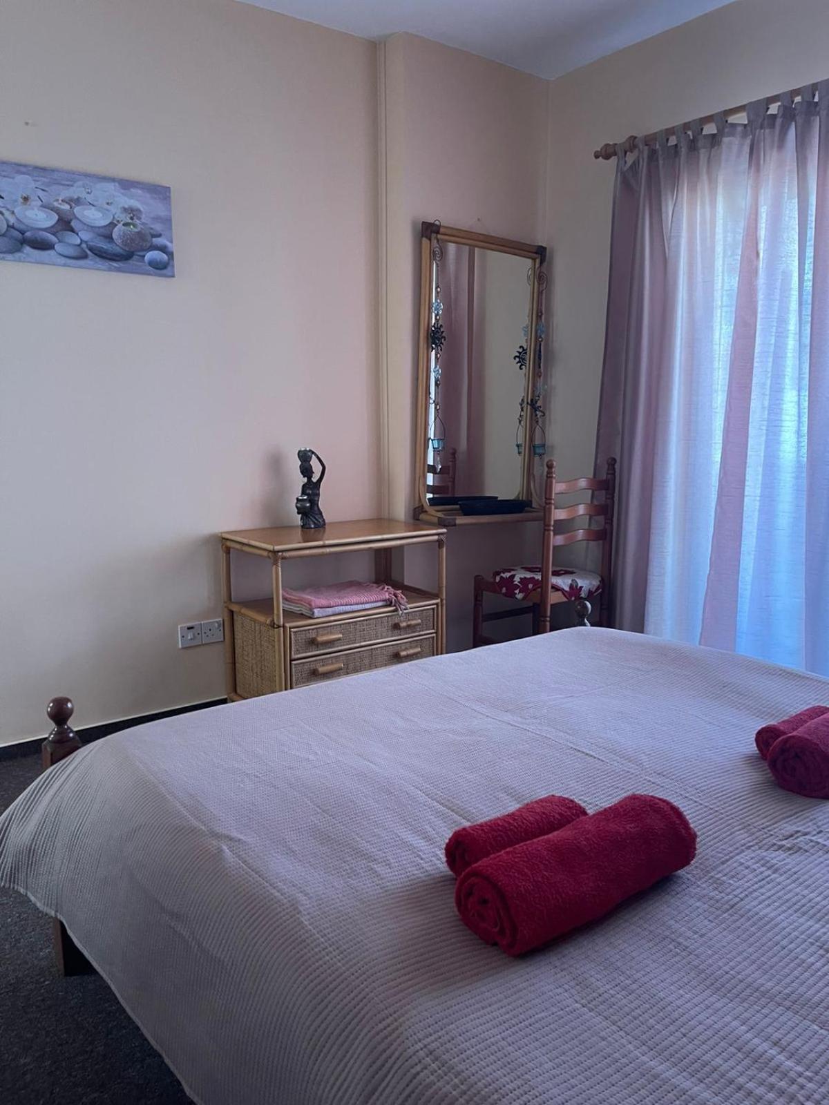 Limnaria Westpark 2 Bdrm Apartment 122 Paphos ภายนอก รูปภาพ